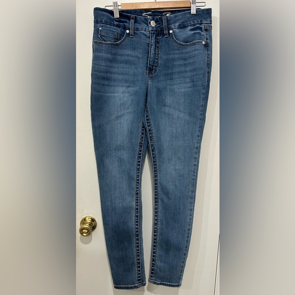 Seven7 Womens Tummyless high rise Skinny Jeans - pre owned -good condition sz10